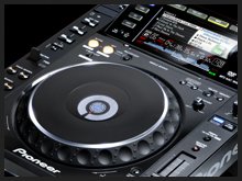 La platine DJ Pioneer CDJ 2000, un lecteur CD multi-formats platine dj