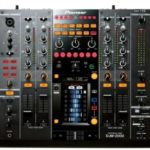 La table de mixage Pioneer DJM-2000 est tactile et numérique