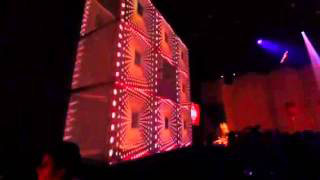 Une scène monumentale avec des murs de LED haute définition pour de fameuses soirées