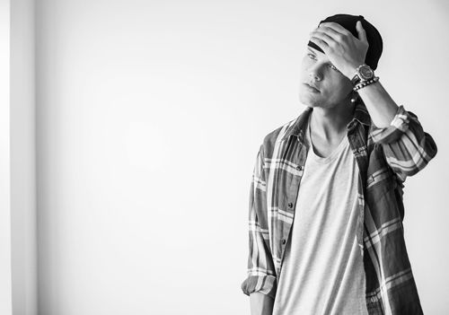 Les excès et addictions dans les milieux festifs DJ Producteur AVICII