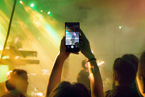 Les smartphones perturbent les concerts